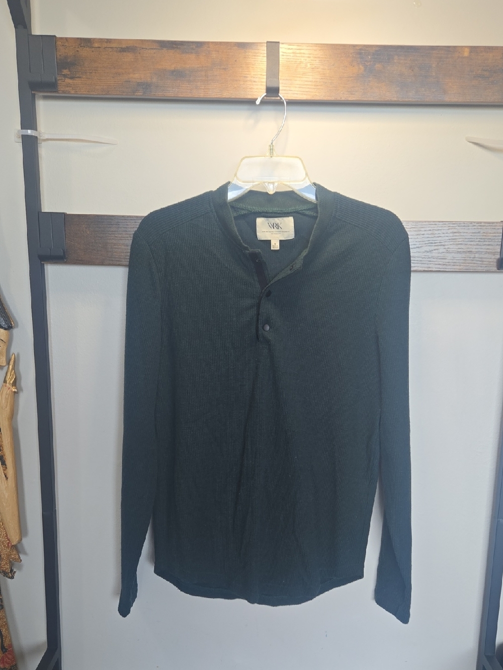 Snap Button V Neck Textured Long-Sleeve Henley in Deep Green Forest